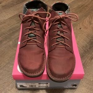 Aetrex Jolie dark berry size 8.5